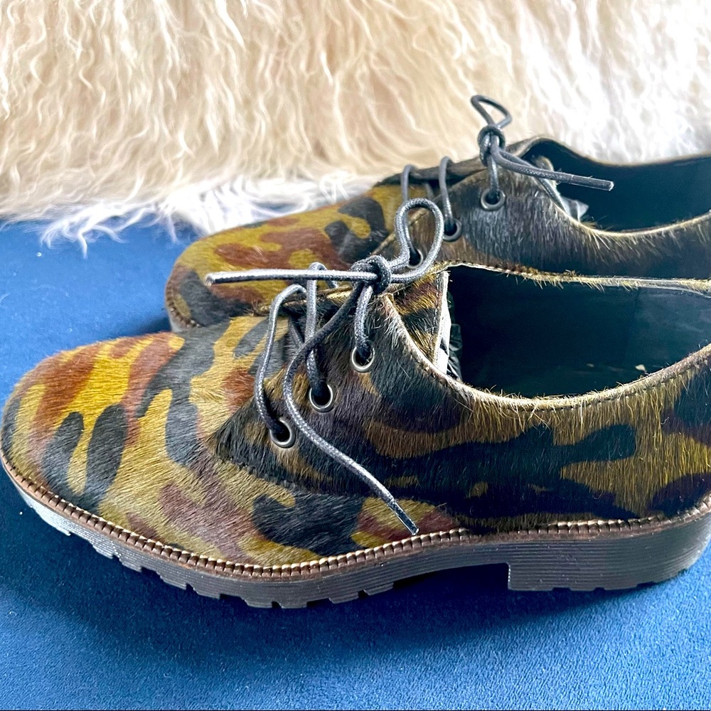 Shellys London Leather Camo Oxford - US size 8 (Euro 39)